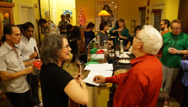 2015_12_10_KitchenCrowd3_Dec2015